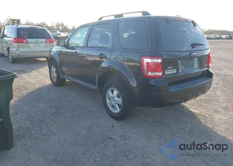 2008 Ford Escape Xlt z USA, uszkodzony, nr VIN 1FMCU93148KB08708